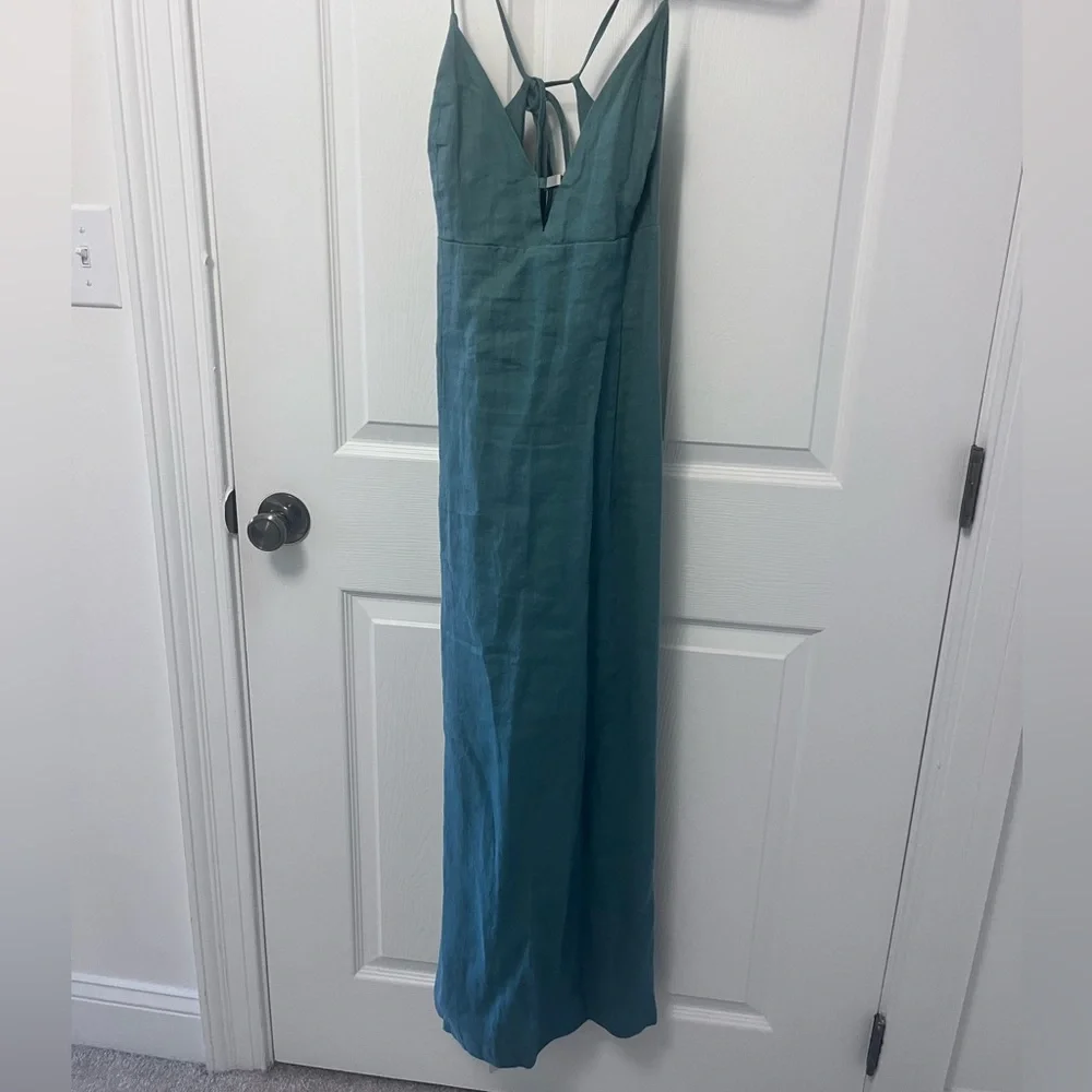 Women's Premium Linen Cutout Midi Dress - Picture 2 of 12